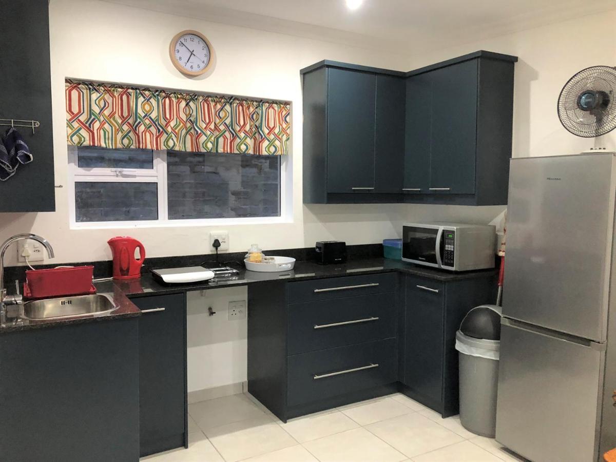 Baylight Accommodation 3 Selfcatering 1 Bedroom Apartment Sleeps 4 Mossel Bay Bagian luar foto