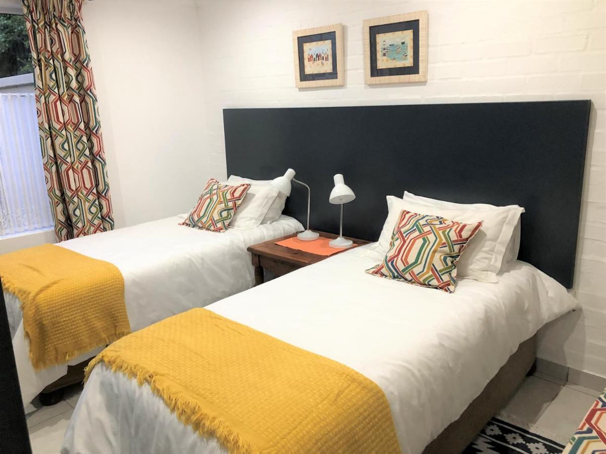 Baylight Accommodation 3 Selfcatering 1 Bedroom Apartment Sleeps 4 Mossel Bay Bagian luar foto